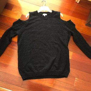 EUC Umgee black sweater/cut-out sleeves